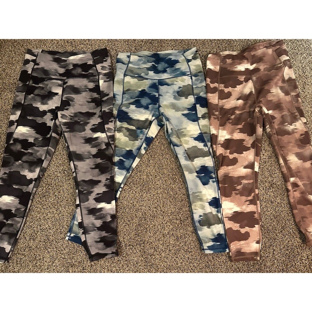 Reebok  High Rise Camouflage 7/8 Leggings Women's Size L Pockets Lot Of 3